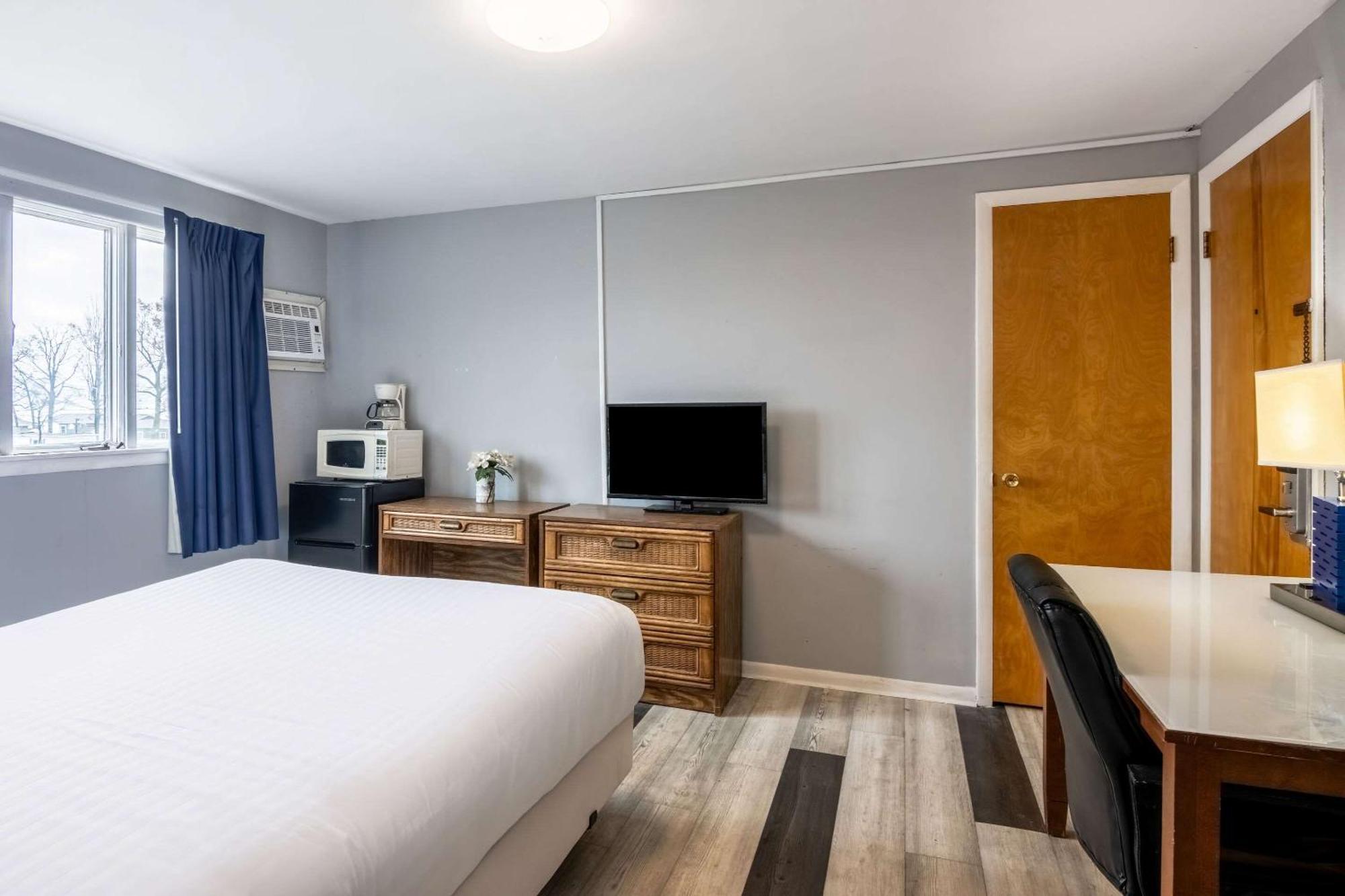 Rodeway Inn Formerly Camp Inn Lodge Oscoda 外观 照片
